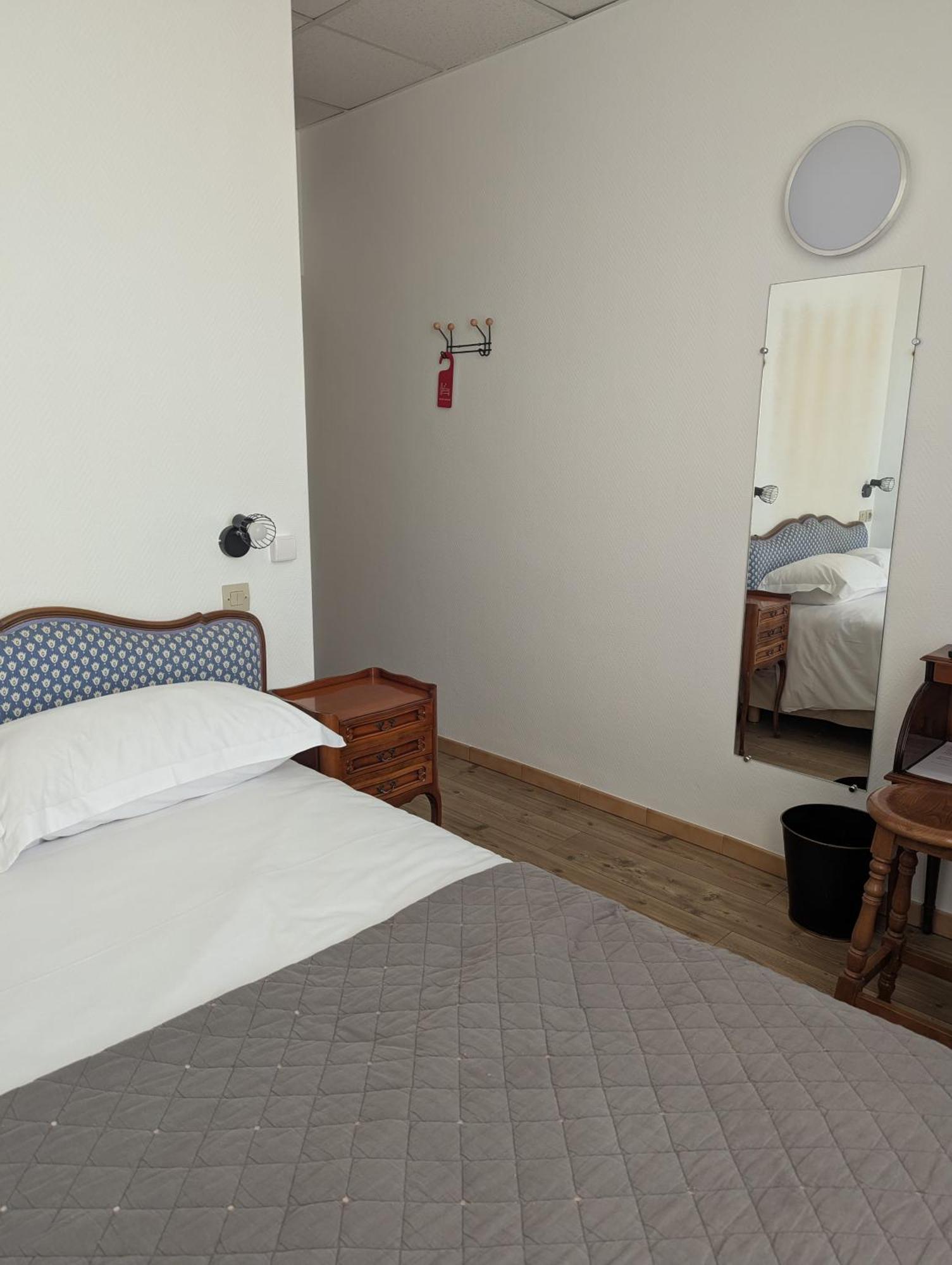 Hotel Du Parc Montelimar Ruang foto