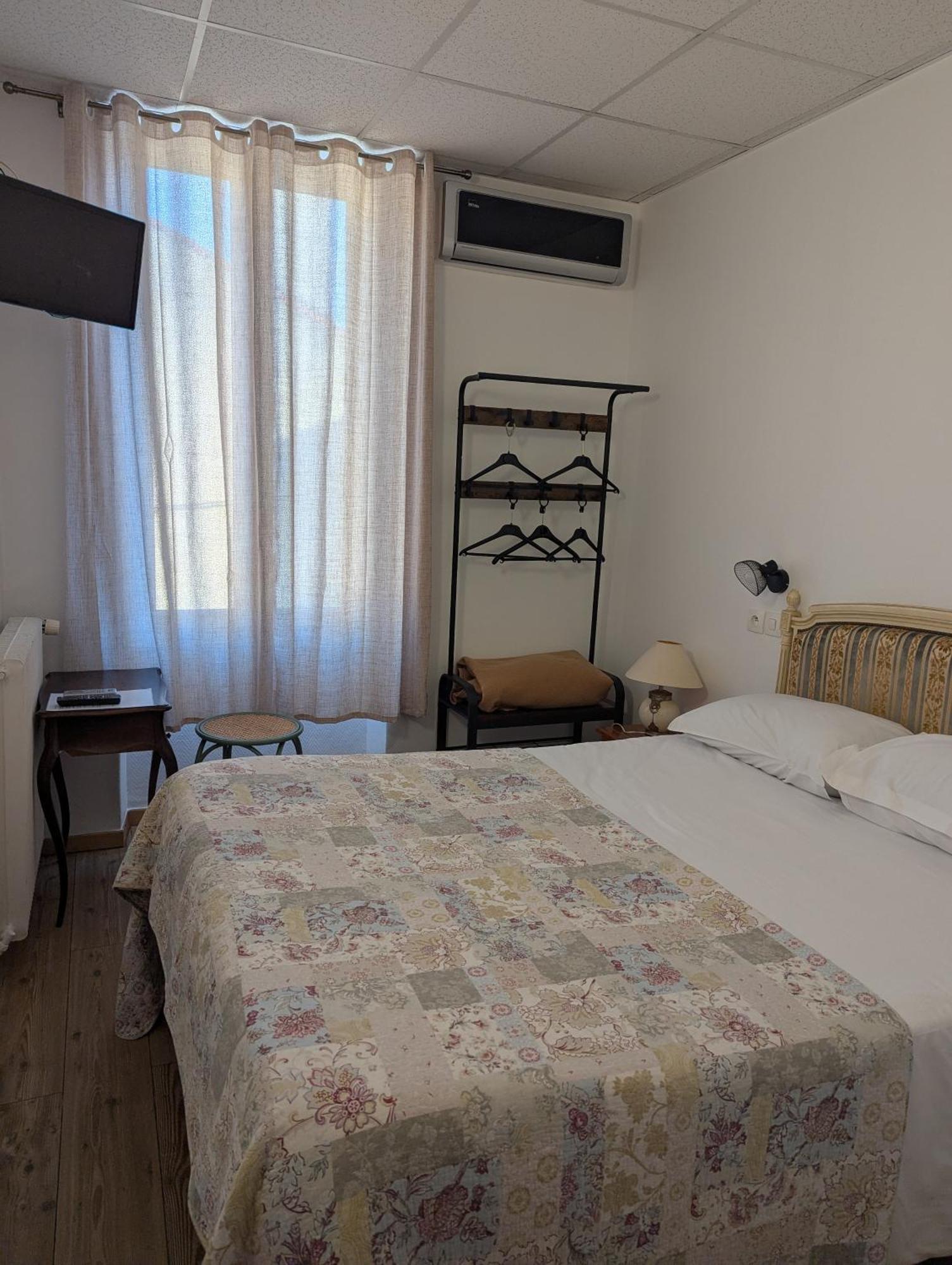 Hotel Du Parc Montelimar Ruang foto