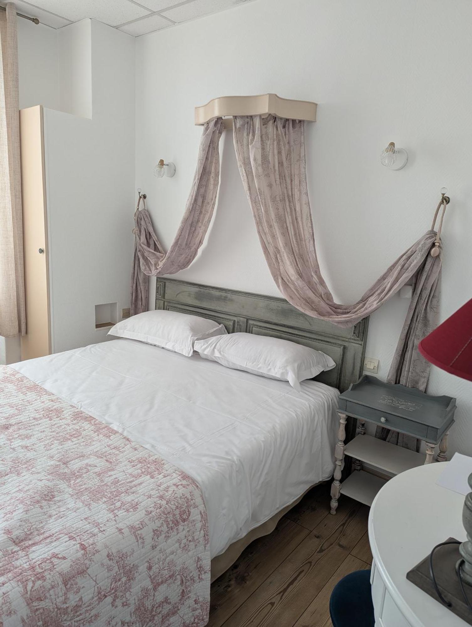 Hotel Du Parc Montelimar Ruang foto